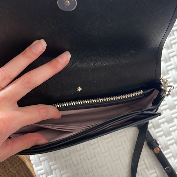 Kate Spade Pearl Crossbody - Picture 4 of 5